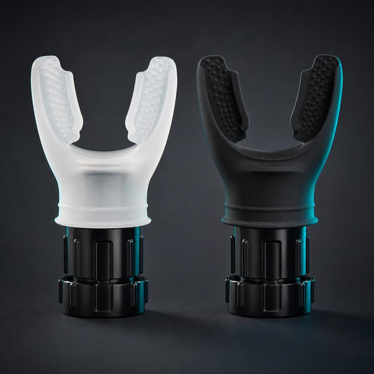AeroFlex Duo: las dos unidades del entrenador respiratorio, una con boquilla blanca translúcida y otra con boquilla negra mate